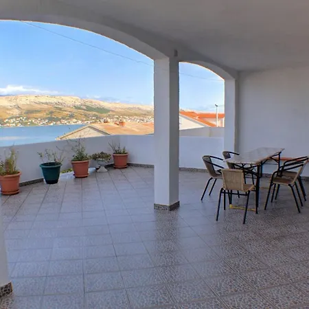 Apartment Apartmani Pag Town